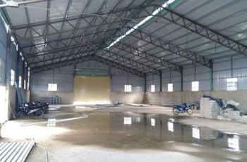 Cho thuê xưởng diên tích 4000m2 350tr