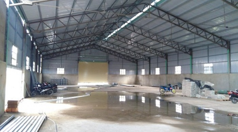 Cho thuê xưởng diên tích 4000m2 350tr
