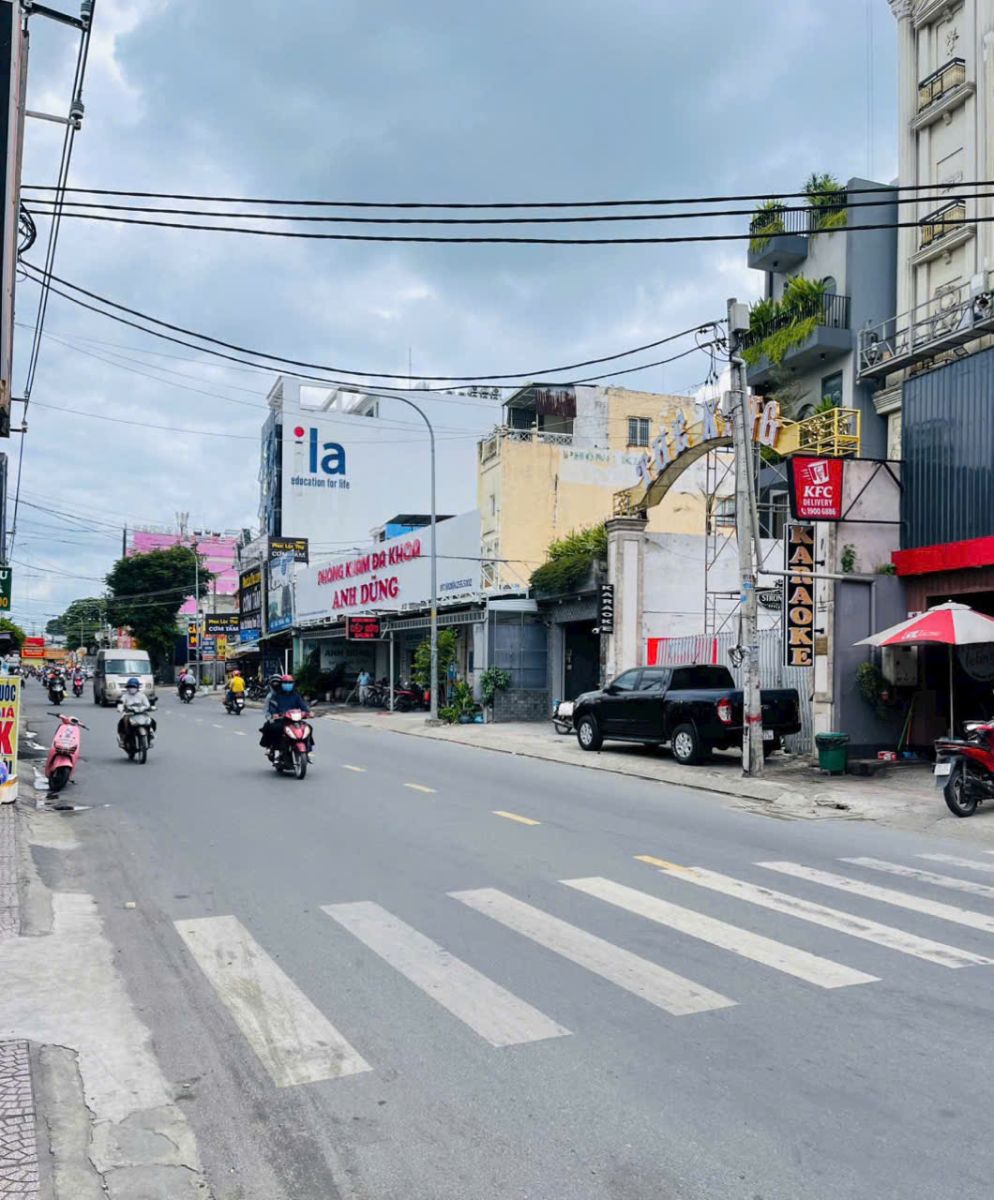 https://raovatbatdongsan.com.vn/nha-mat-tien
